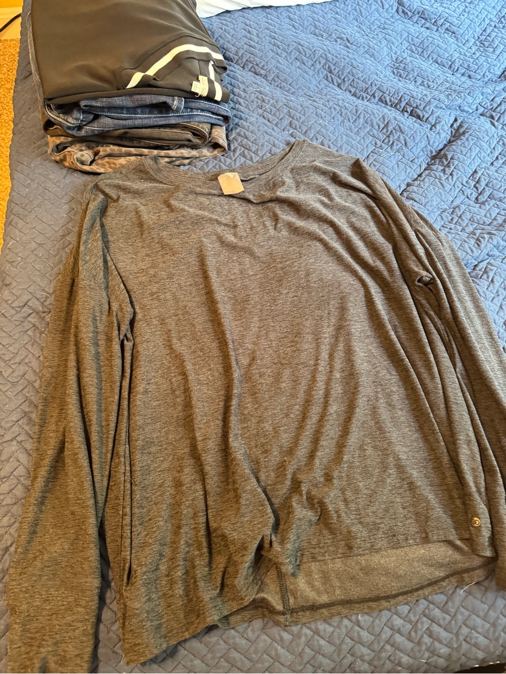 CALIA by Carrie Underwood Heather Dark Gray Long Sleeve Top